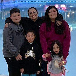 Meet your Posher, Alma